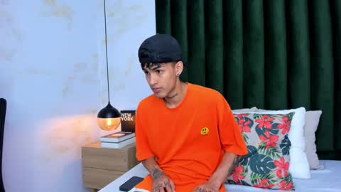 Thiago online show from October 21, 8:12 pm