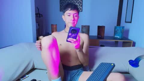 thiago_n_sam online show from September 15, 11:17 pm