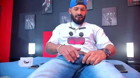 Thia Gomez online show from January 17, 12:21 pm