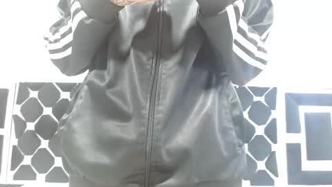 Thiago   online show from February 15, 3:28 pm