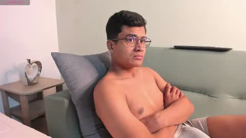 thiagovega_ online show from June 17, 6:18 am