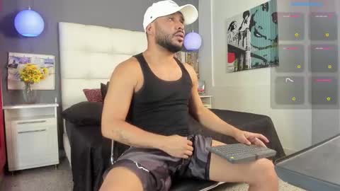 thiagoxbig online show from November 18, 12:57 am