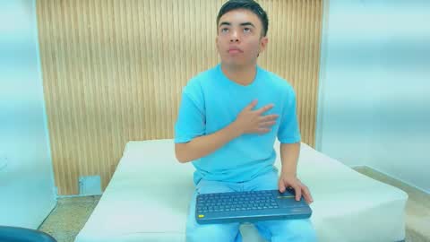 Thiam online show from March 30, 9:04 pm