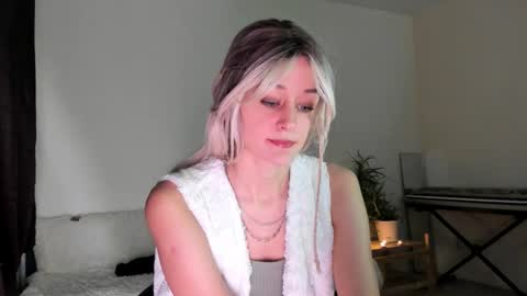 thief_of_hearts_ online show from December 19, 6:42 am