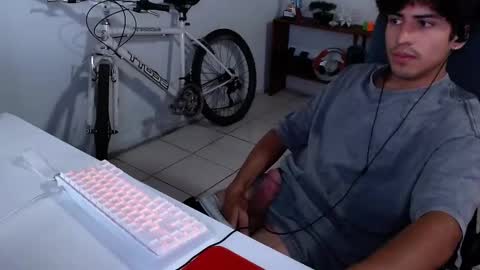 thieves_us online show from November 4, 7:15 pm