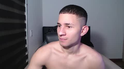 thin_tommy11 online show from September 9, 11:27 pm