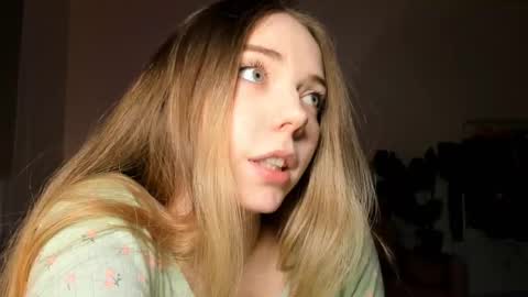 Snapshot of thisisamelia chatting on February 28, 7:35 pm Amelia  shows on mondays fridays and sundays  if anything changes im giving updates on my fansly  online show from February 28, 7:35 pm