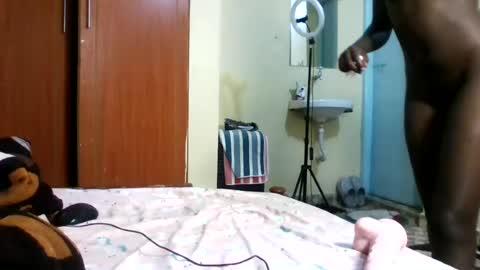 thizwi1523 online show from June 13, 9:47 pm