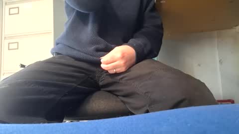 thobbincock online show from May 1, 2:33 pm