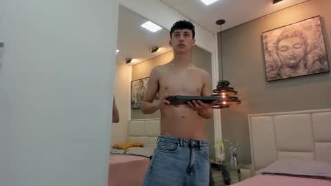 Thom online show from March 18, 11:38 am