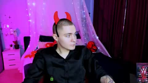 Thomas online show from February 17, 8:08 pm