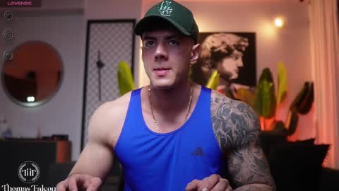 Thomas Falcon online show from February 26, 1:57 am