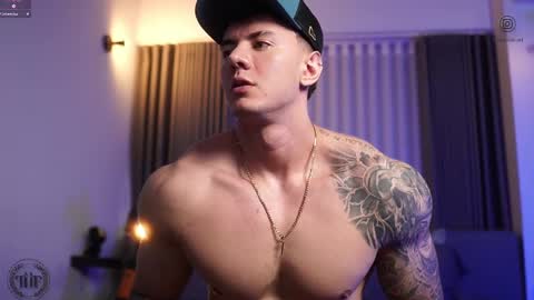 Thomas Falcon online show from October 8, 2:08 am