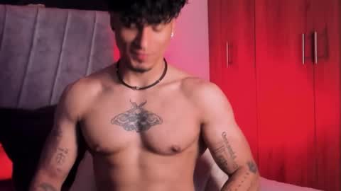 Snapshot of thomas_fit1 chatting on October 3, 5:16 am Thomas 3 JUST STAY AND BE MY LAST LOVE online show from October 3, 5:16 am
