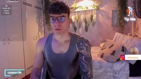 Thomas Grey online show from November 30, 3:35 am