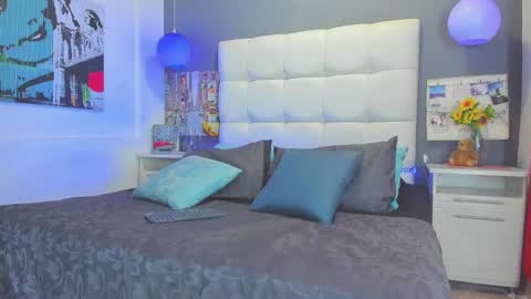 ---Thomas--- online show from February 27, 3:40 am