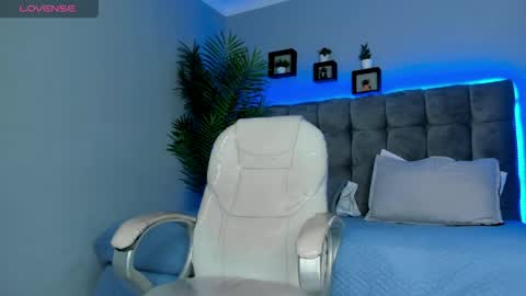 Thomas online show from April 14, 4:32 pm