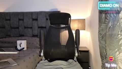 Thomas online show from November 22, 7:56 pm