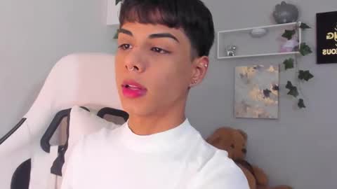 Thomas online show from November 18, 6:38 am