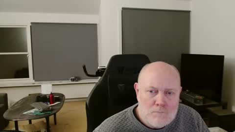 thomash32 online show from November 15, 11:06 pm