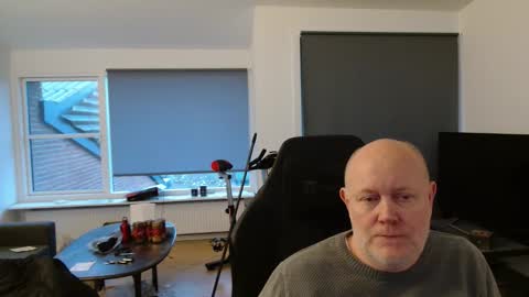 thomash32 online show from December 17, 2:02 pm