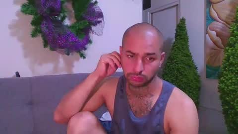 thomas  smith online show from February 20, 10:48 pm