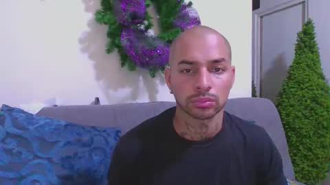 thomas  smith online show from February 12, 7:13 pm