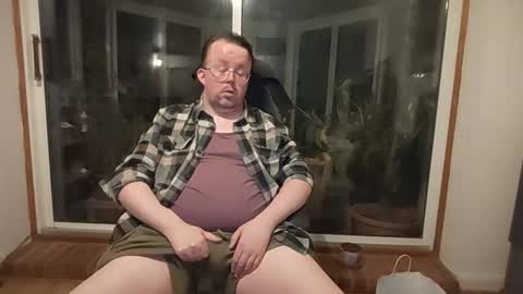 Thomsam88 check out my bio for loads of hot videos mmmmmmmmmm online show from May 13, 2:43 am
