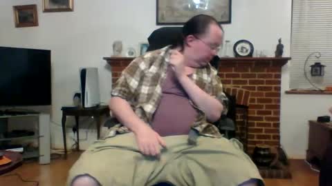 Thomsam88 check out my bio for loads of hot videos mmmmmmmmmm online show from May 4, 2:18 am