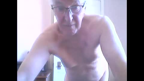 Snapshot of thruster99 chatting on September 26, 10:34 am thruster99 online show from September 26, 10:34 am