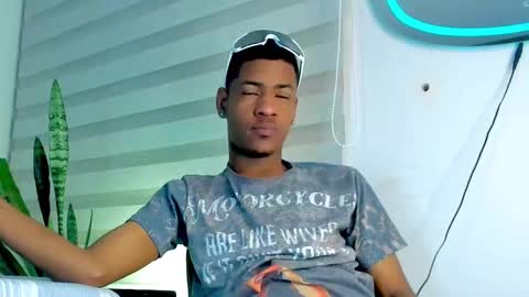 tiago_xxx_ online show from November 9, 11:51 pm