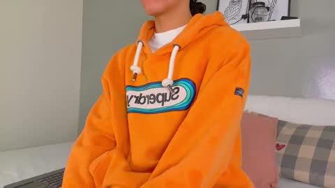 Snapshot of tiana_cinnamon chatting on September 22, 7:29 pm TIANA online show from September 22, 7:29 pm