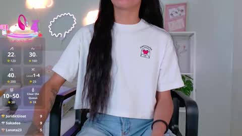 Snapshot of tiana_cinnamon chatting on September 24, 7:53 pm TIANA online show from September 24, 7:53 pm