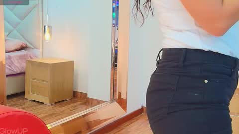 tiana_rosse_ online show from March 7, 12:01 pm