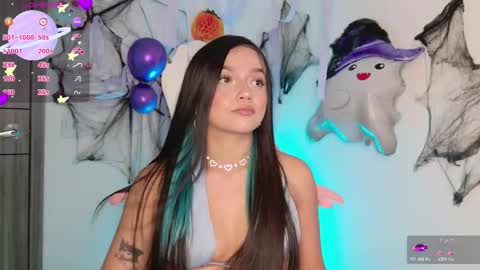 Tiana Le online show from October 29, 11:49 pm