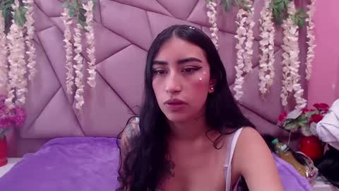 Snapshot of tiffani_hott_ chatting on January 17, 3:23 am TIFANI online show from January 17, 3:23 am