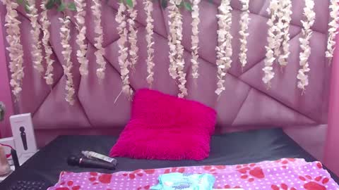 Snapshot of tiffani_hott_ chatting on February 14, 2:50 am TIFANI online show from February 14, 2:50 am