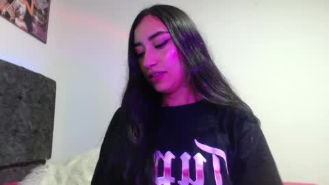 Snapshot of tiffani_hott_ chatting on October 4, 3:48 am TIFANI online show from October 4, 3:48 am