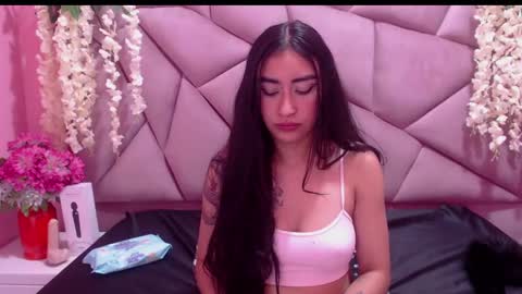 Snapshot of tiffani_hott_ chatting on January 5, 6:46 am TIFANI online show from January 5, 6:46 am