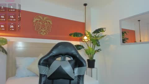 T I F F A N N Y online show from February 24, 7:06 pm