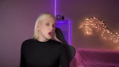 Amira online show from October 29, 10:39 am