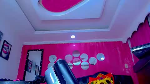 tiffanymackensyy69 online show from April 3, 11:22 pm