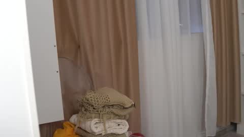 Ilaria online show from June 10, 11:53 am
