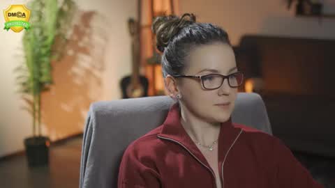 tiffanyriox online show from February 13, 1:20 am