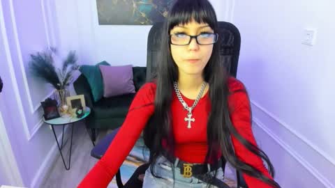 tiffanyyoun online show from February 5, 12:31 pm