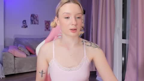 Tiffany online show from December 17, 3:24 am