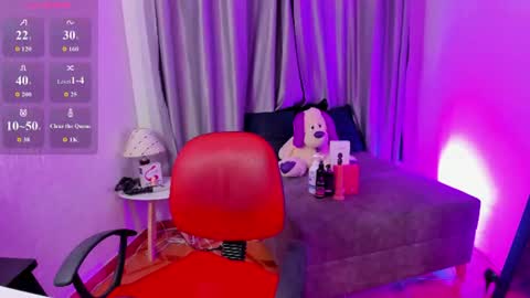 tiinajonus_ online show from August 4, 4:19 am