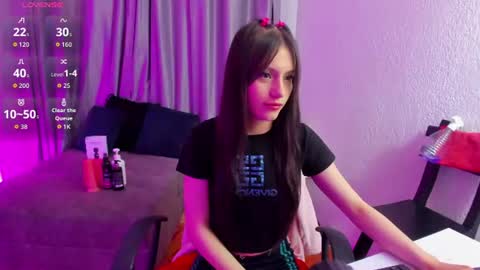 tiinajonus_ online show from July 29, 4:45 am