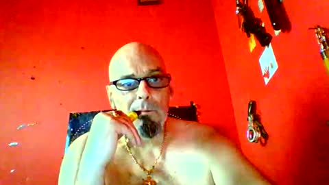 Snapshot of timothy33asd chatting on September 27, 8:45 am timothy33asd online show from September 27, 8:45 am