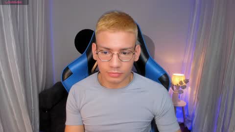 timi  jones online show from December 12, 10:45 am